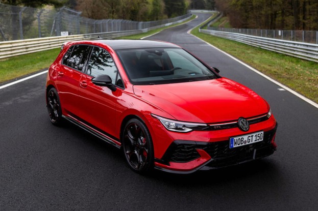 Volkswagen Golf GTI Edition 50 - diagonal dianteira
