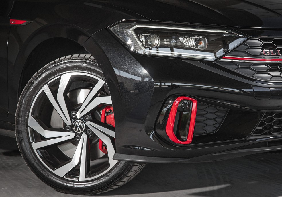 Volkswagen Jetta GLI 2024 emprestará ao Nivus GTS as rodas aro 18 — Foto: Renato Durães/Auto News Brasil