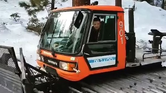 Como funciona a máquina de remover neve que atropelou o ator Jeremy Renner?