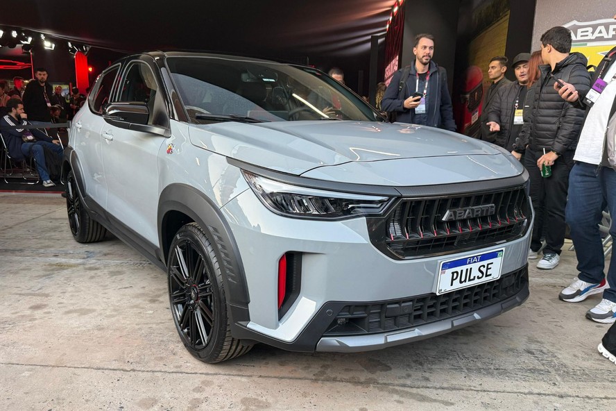 Fiat Pulse Abarth 2026 exibe nova grade, agora sem o escorpião