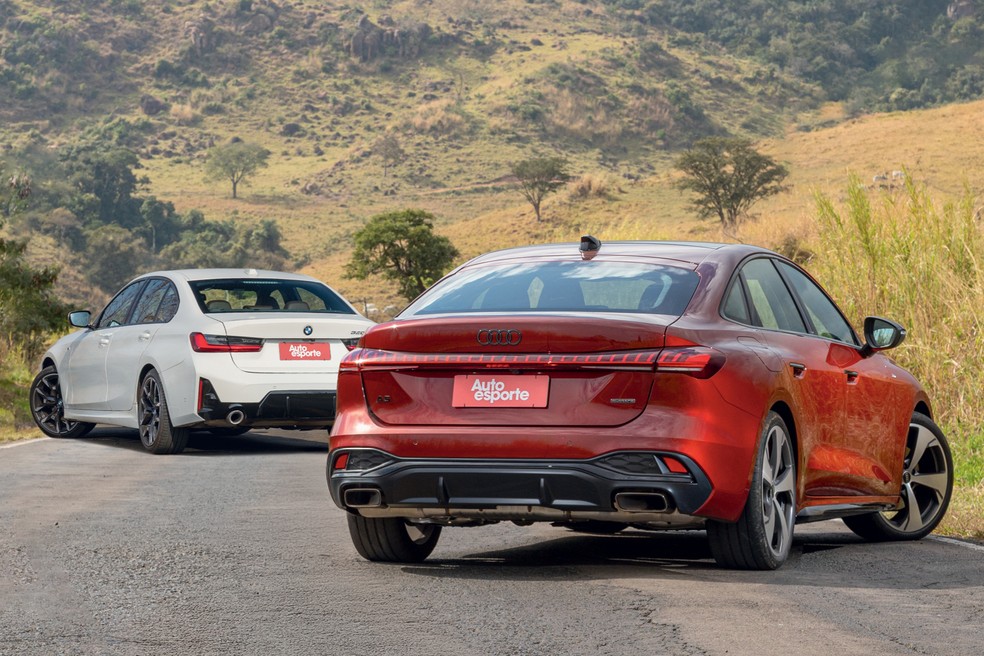 Audi A5 tem lanternas interligadas por uma barra iluminada — Foto: Renato Durães/Auto News Brasil