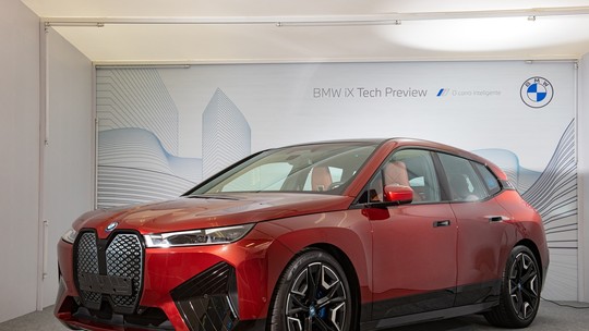 BMW iX tem tecnologias testadas no Brasil e pegada ecológica (não só por ser elétrico)