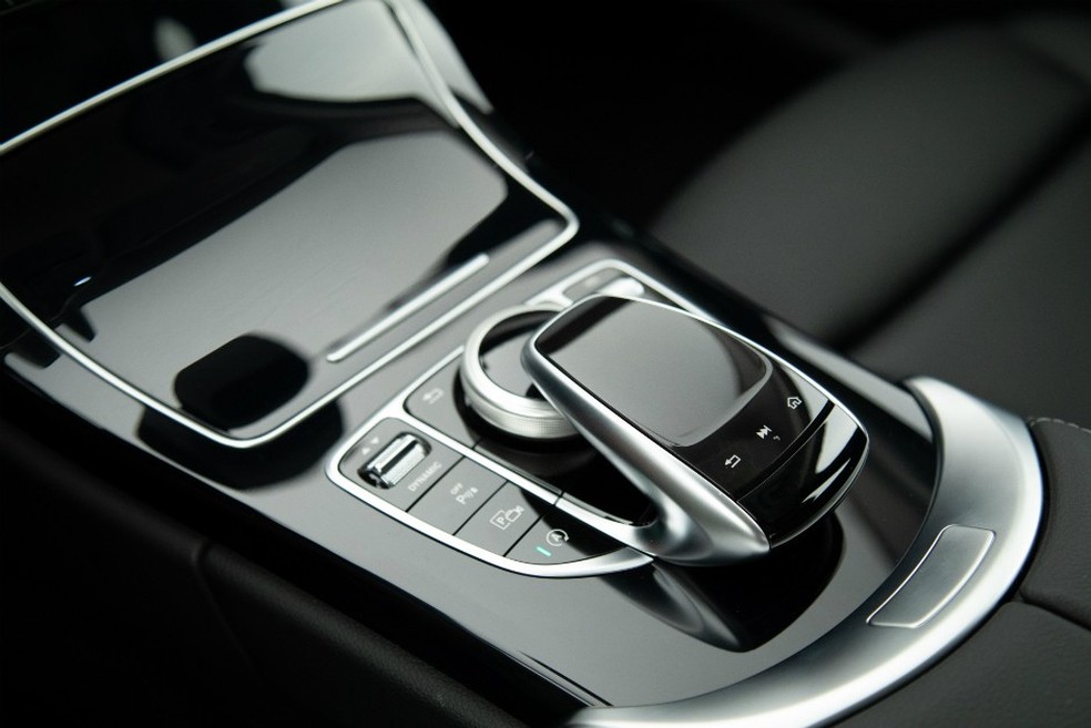 Mercedes Classe C "híbrido" (Foto: Divulgação) — Foto: Auto Esporte