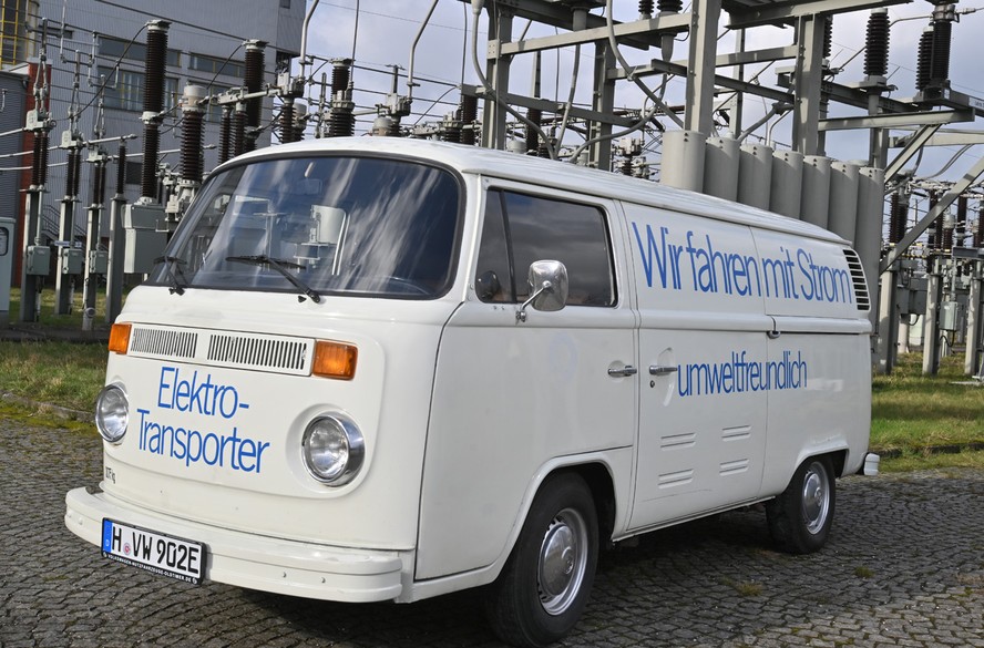 Kombi elétrica criada em 1972