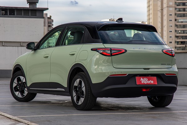 Geely EX2 volta a ter fila de espera e prazo pode chegar a 90 dias