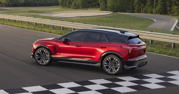 Chevrolet Blazer elétrico chega em 2023 com 530 km de autonomia e