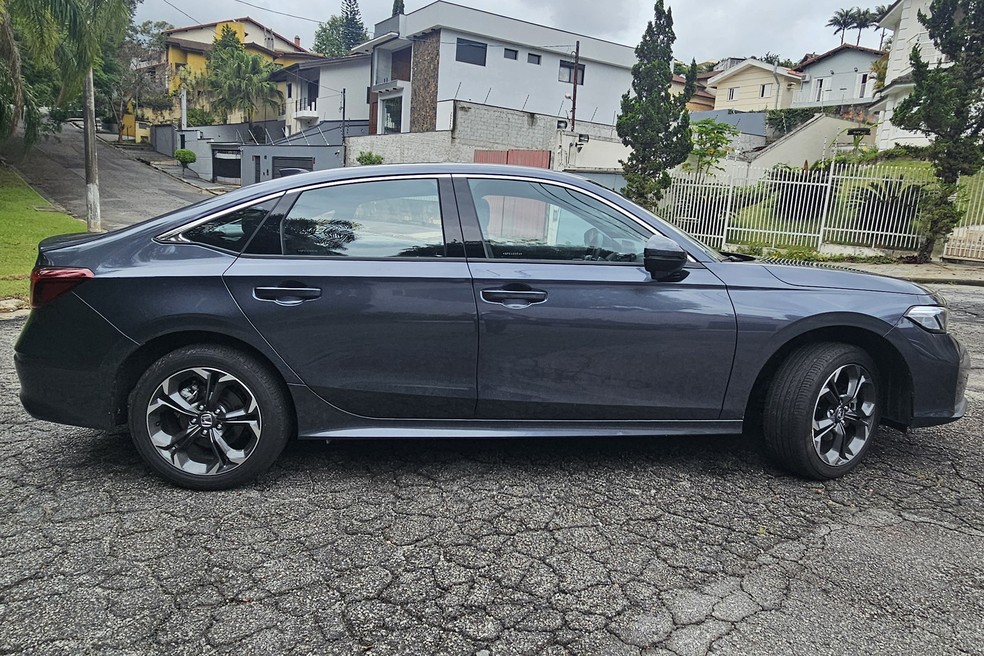 Honda Civic 2025 tem 2,73 m de entre-eixos, o maior do segmento — Foto: Leonardo Felix/Auto News Brasil