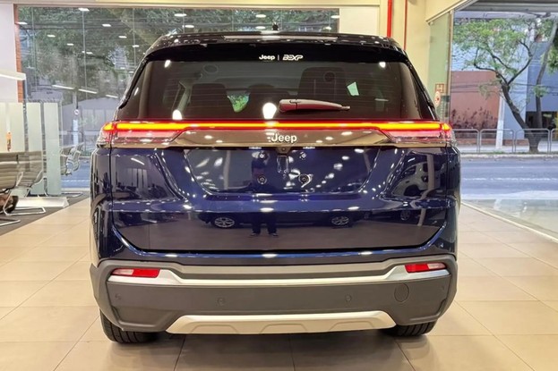 Jeep Commander 2026 azul - traseira