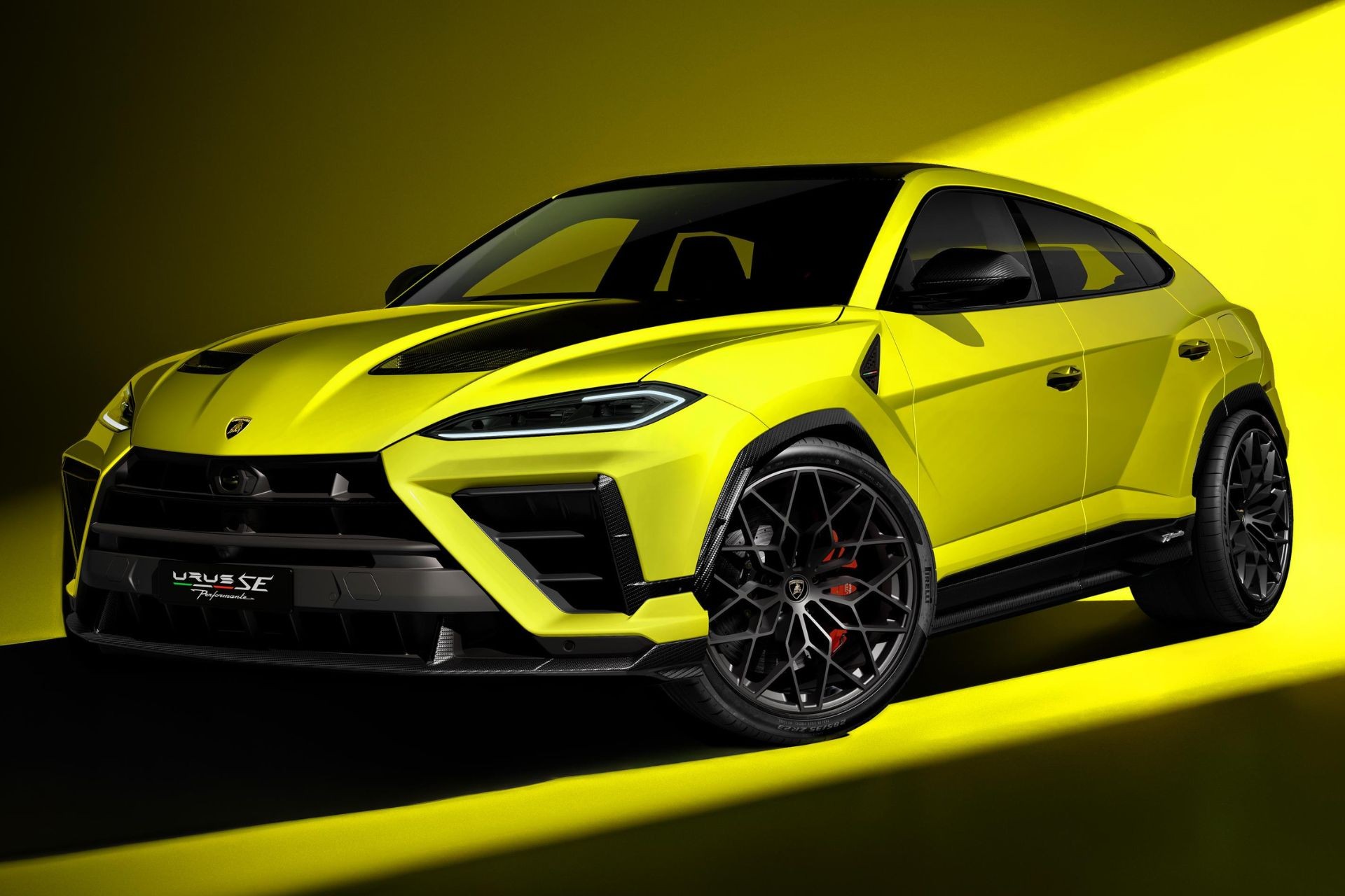Lamborghini Urus SE Performante retorna híbrido, com 812 cv e vai a 312 km/h