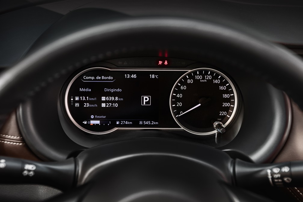 Quadro de instrumentos do Nissan Kicks é digital e configurável — Foto: Divulgação
