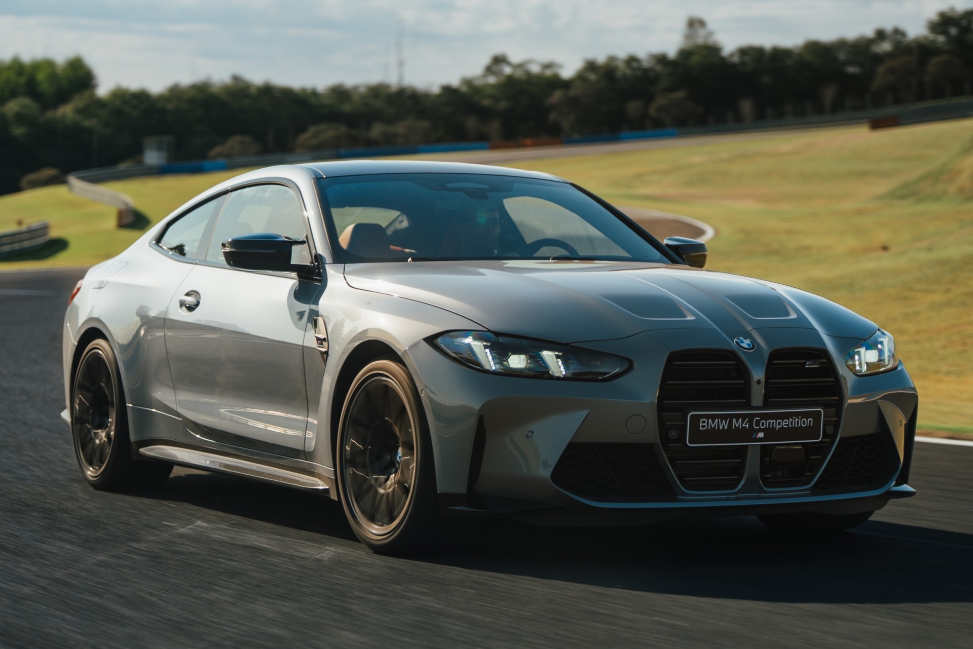 BMW M4 Competition tem pré-venda no Brasil com preço que supera R$ 1 milhão