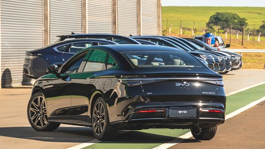 BYD Seal híbrido: conhecemos o sedã que roda 2.000 km sem ter que abastecer