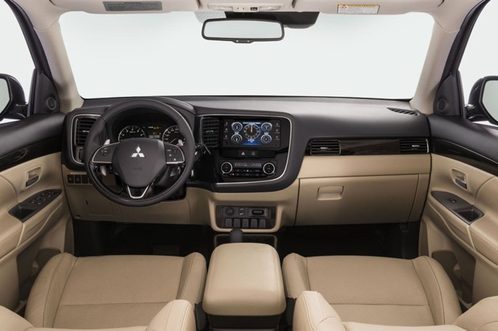 Mitsubishi Outlander 2017 (Foto: Divulgação) — Foto: Auto Esporte