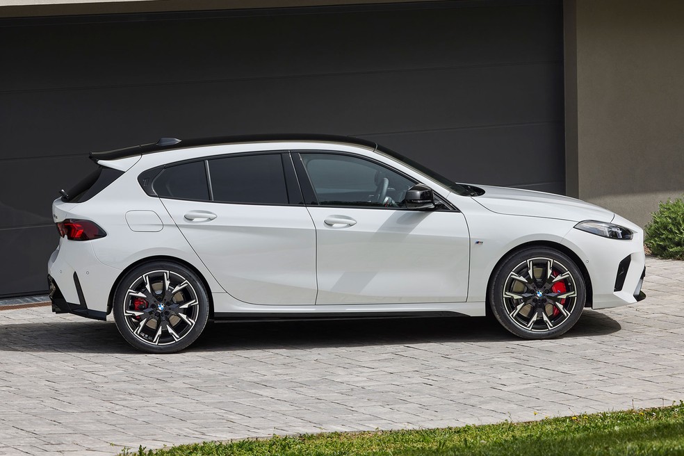 BMW Série 1 tem 300 cv na opção mais esportiva — Foto: autoesporte
