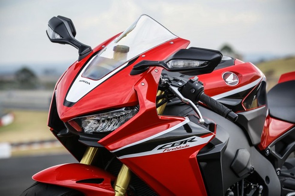 Nova Honda CBR 1000RR-R chega ao País mais potente e esportiva