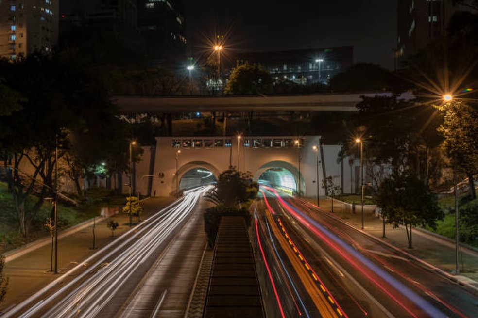 O toque de recolher das 20h às 5h vai durar até o dia 30 de março — Foto: Getty images 