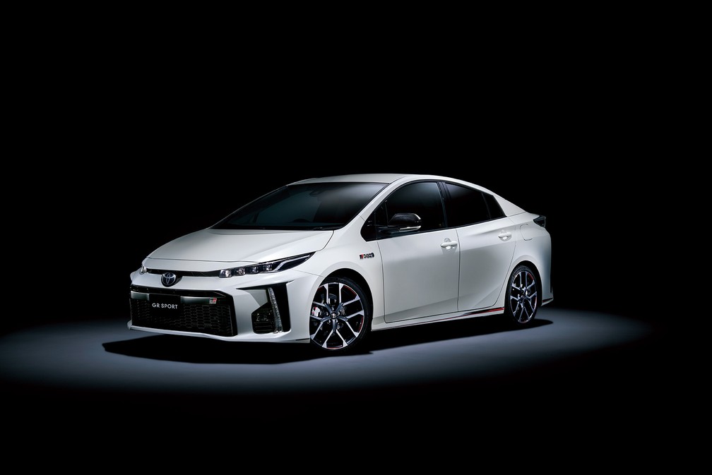 Toyota Prius PHV GR Sport — Foto: Divulgação