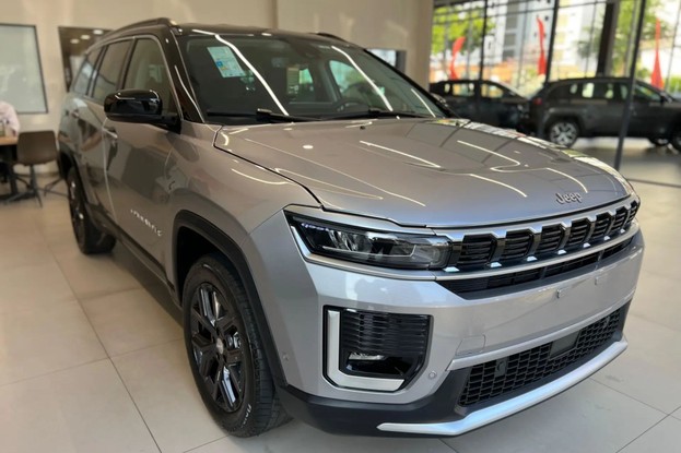 Jeep Commander Longitude 2026 prata - diagonal dianteira