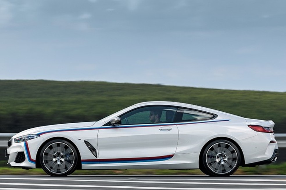 Caimento do teto é um dos elementos mais marcantes do design (Foto: Christian Castanho) — Foto: Auto Esporte