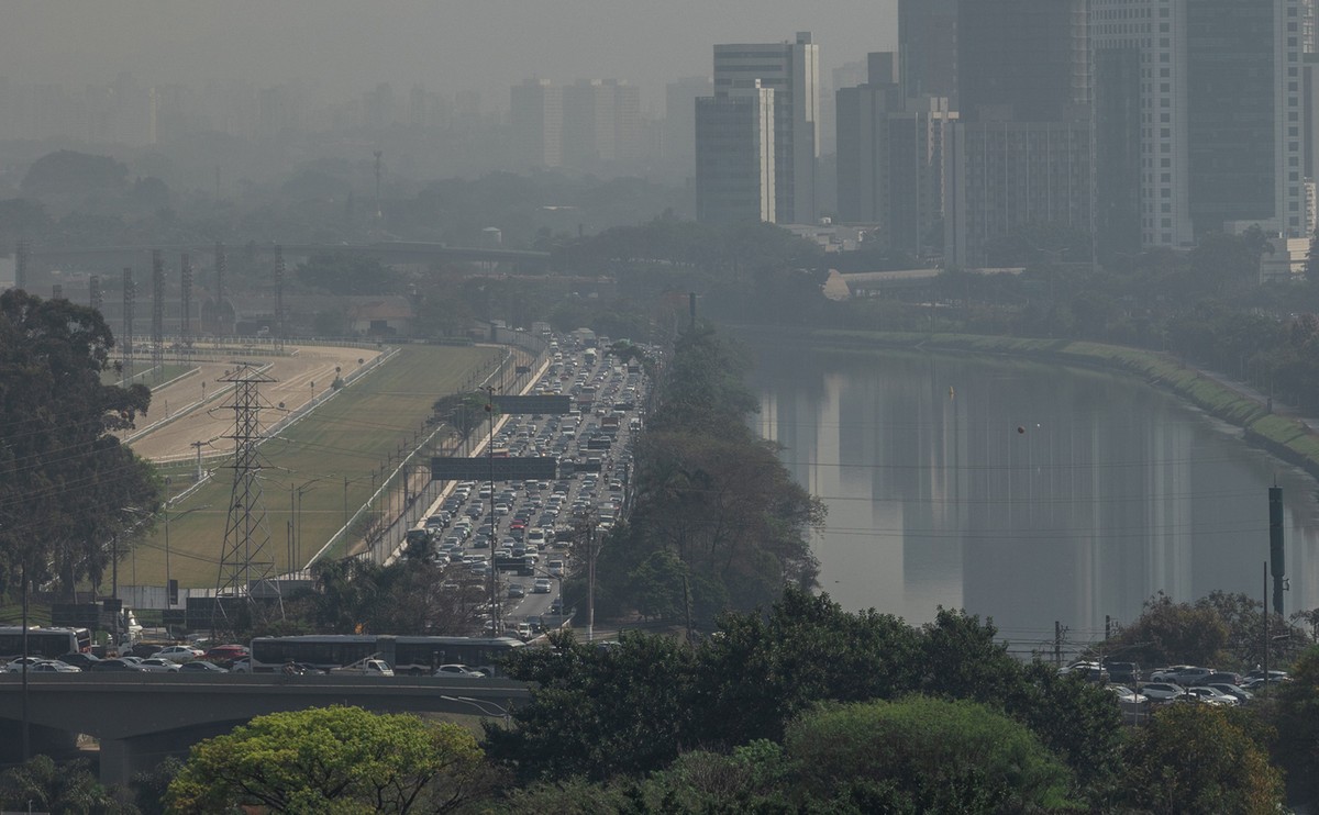 Ar-condicionado do carro evita que você respire a poluição extrema de SP?