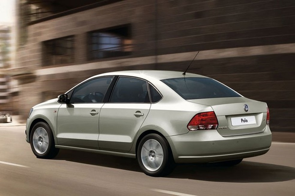 Quinta geração do Volkswagen Polo também teve direito ao sedã (Foto: Divulgação) — Foto: Auto Esporte