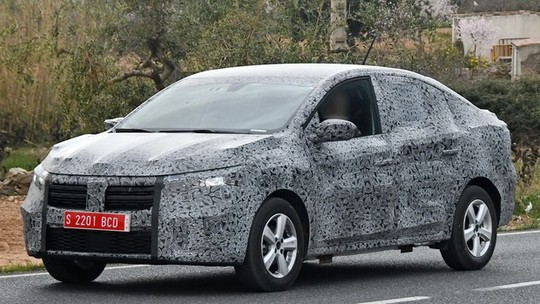 Flagra: novo Renault Logan será maior e vai ter motor turbo para roubar mercado do Onix Plus e Virtus