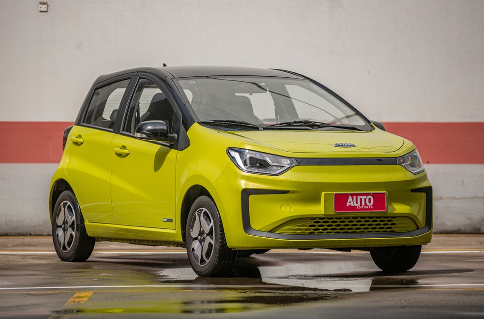 Jac E-JS1 não apresenta grande perfomance e custa R$ 132.900 — Foto: Renato Durães/Autoesporte