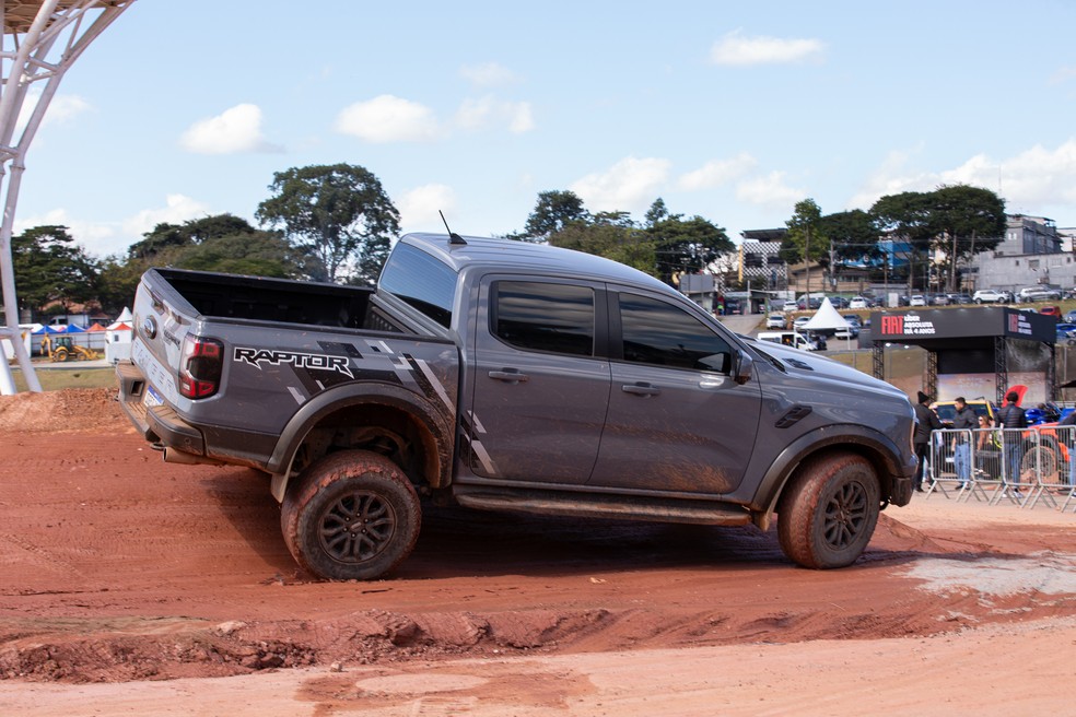 No test-drive da pista off road foi possível testar o Raptor num ambiente mais desafiador — Foto: Alexandre di Paula