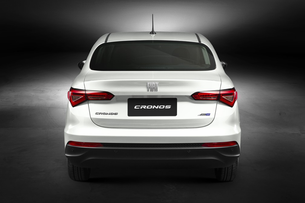 Fiat Cronos 1.8 automático para PCD — Foto: Divulgação/Fiat