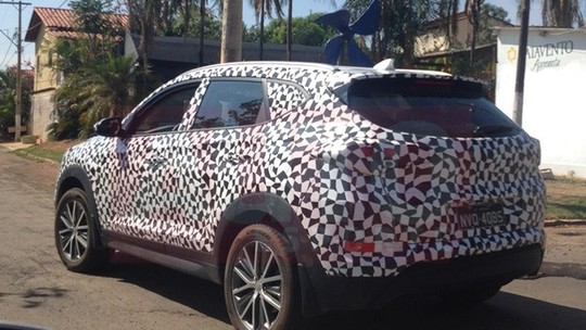 Flagramos os novos Hyundai ix25 e Tucson em testes