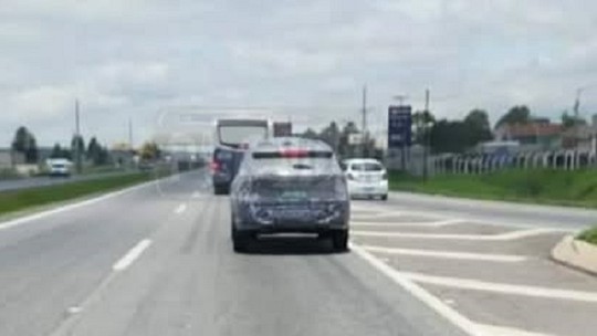 Flagra: 1º Renault híbrido nacional surge com carroceria definitiva