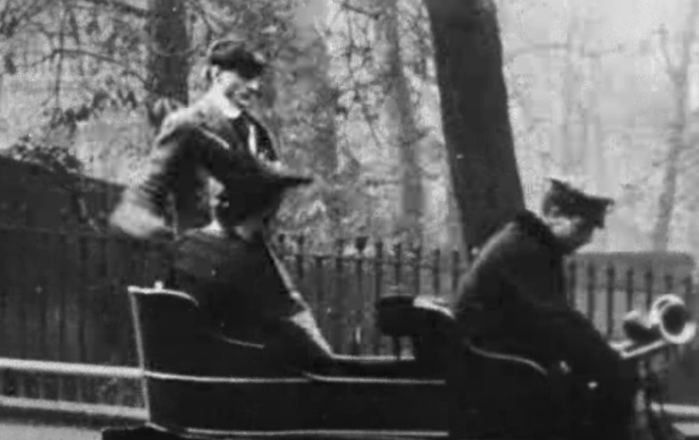 Primeira perseguição de carros na história do cinema foi no filme The Runaway Match — Foto: Reprodução