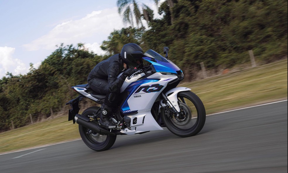 R3 ABS Connected é opção para quem busca uma moto esportiva mais em conta — Foto: Divulgação