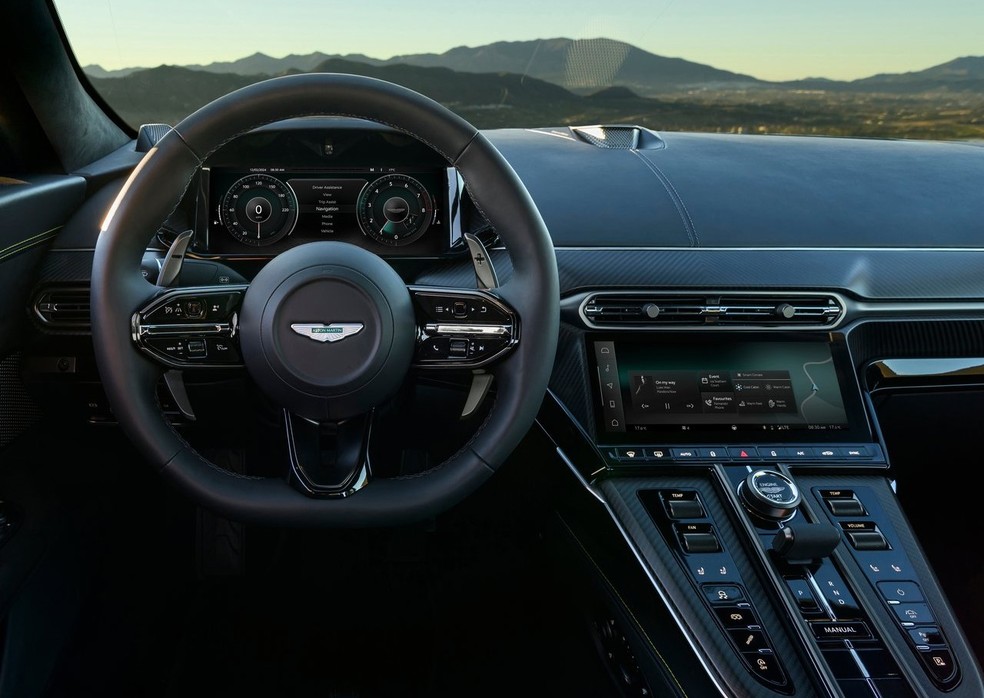 Aston Martin Vantage tem central multimídia de 10,25 polegadas — Foto: Divulgação