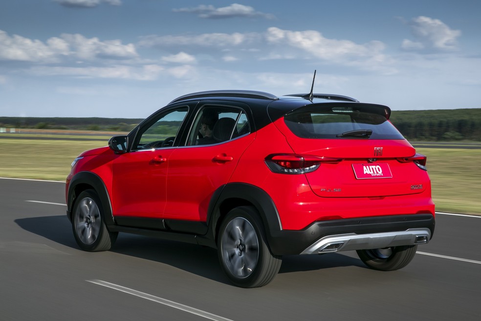 A lateral é a parte mais comum entre Pulse e Argo, porém para-choques e lanternas são exclusivos — Foto: Christian Castanho/Auto News Brasil