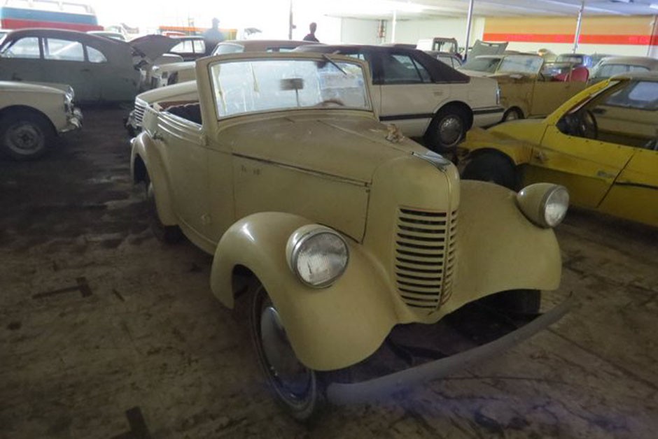 Coleção com mais de 700 carros vintage é leiloada nos EUA