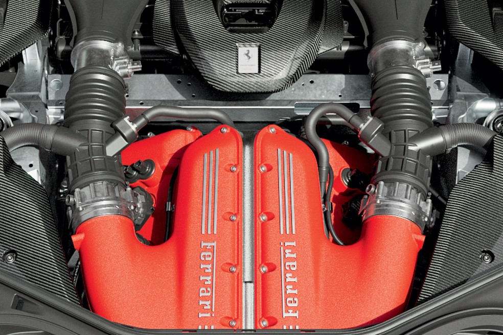 Ferrari 12Cilindri Spider é equipada com o consagrado motor V10 que desenvolve até 830 cv; 0 a 100 km/h  — Foto: Divulgação