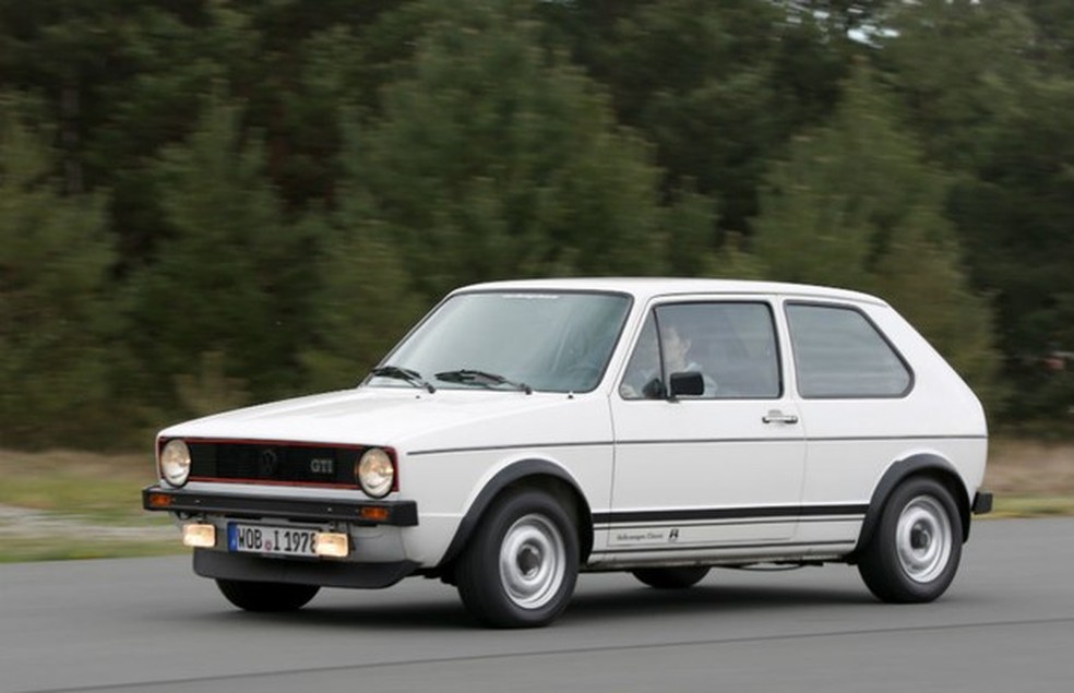 Volkswagen ID.GTI é inspirado na primeira geração do Golg GTI, de 1976 — Foto: Auto Esporte