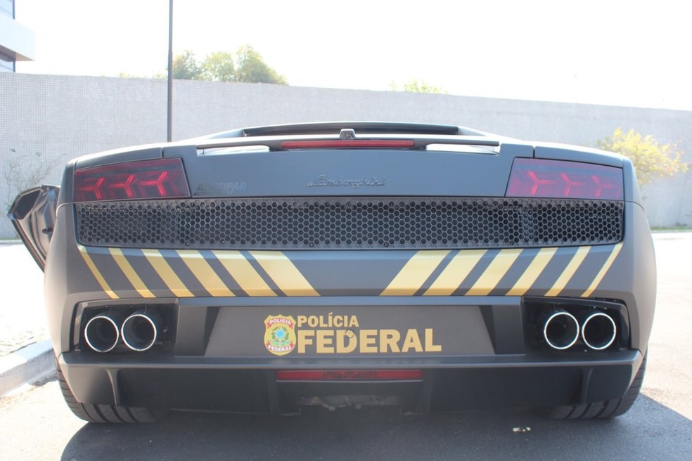 O esportivo apreendido tem a segunda reestilização do modelo e passou pela caracterização oficial da Polícia Federal  — Foto: Divulgação/PF