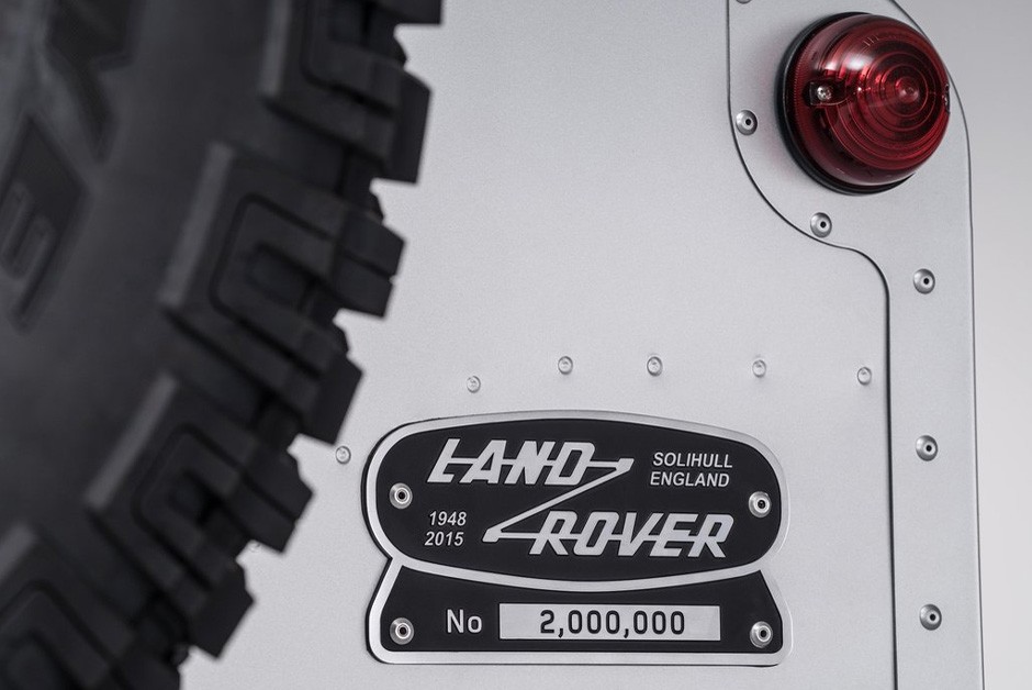Land Rover Defender 2.000.000
