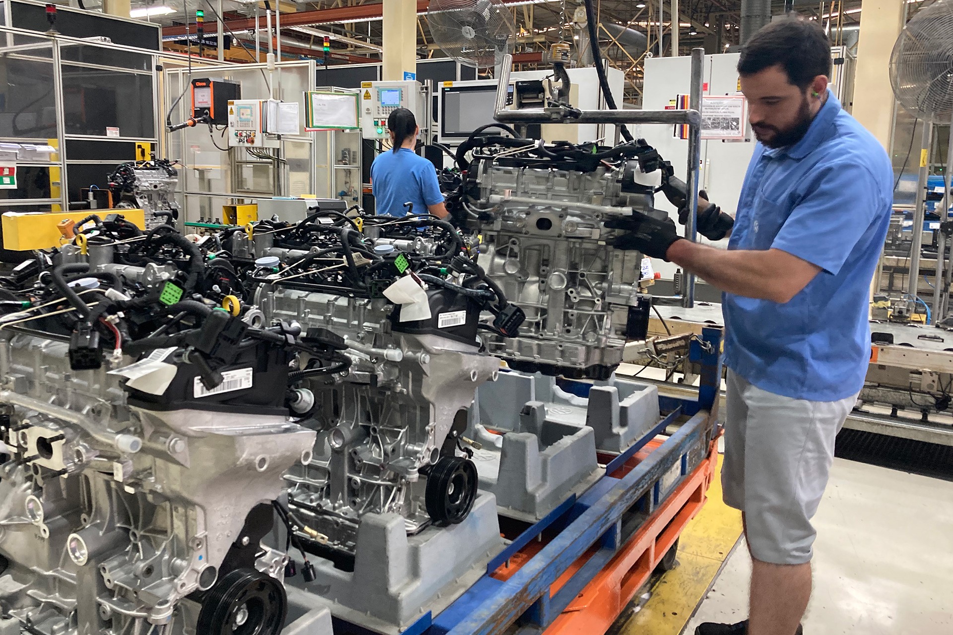 Conhecemos a fábrica dos motores Volkswagen TSI que é quase à prova de erros