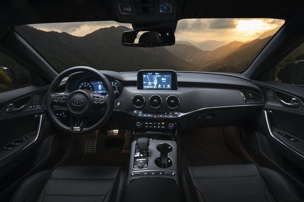 Kia Stinger GT 2018 (Foto: Divulgação) — Foto: Auto Esporte