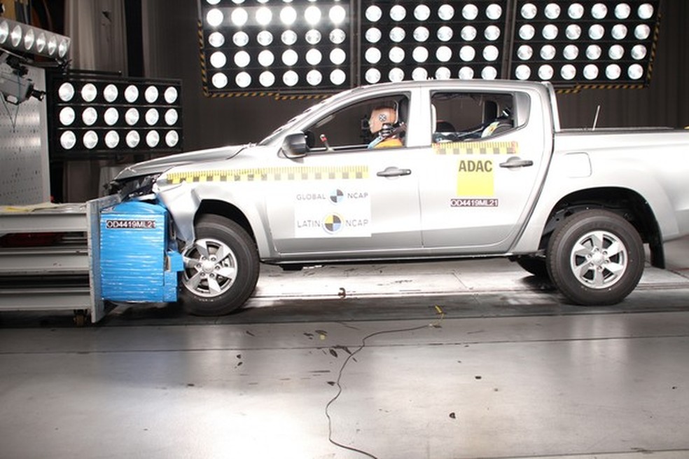 Mitsubishi L200 zerou para adultos e recebeu dois para criança (Foto: Divulgação) — Foto: Auto Esporte