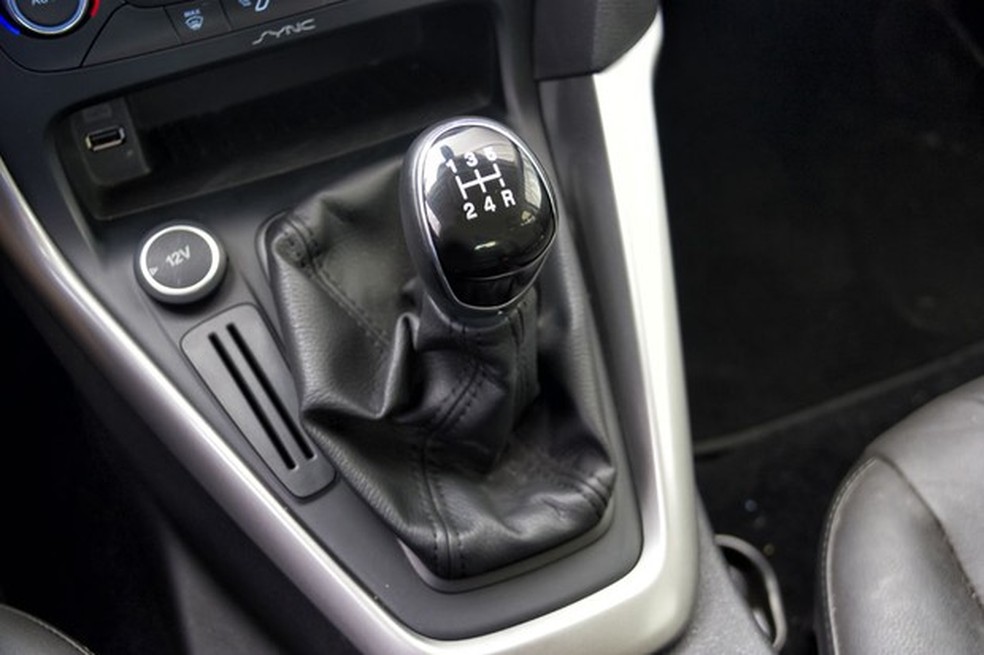 Câmbio manual do Ford Focus 1.6 SE Plus (Foto: Leo Sposito / Auto News Brasil) — Foto: Auto Esporte