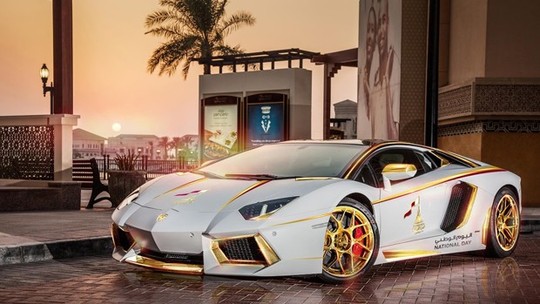 Vídeo: executivo encomenda Lamborghini Aventador em ouro