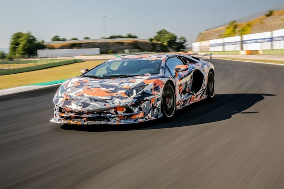O Aventador SVJ terá tração nas quatro rodas e melhorias no controle de estabilidade (Foto: Divulgação) — Foto: Auto Esporte
