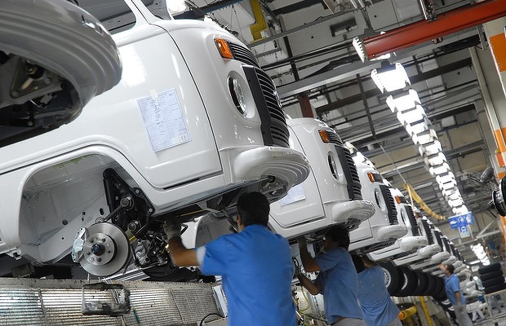 Linha de produção do Volkswagen Kombi em São Bernardo 2007 (Foto: Divulgação) — Foto: Auto Esporte