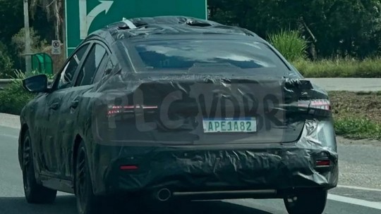 Flagra: novo Nissan Sentra pode ter motor 1.5 turbo para brigar com Jetta