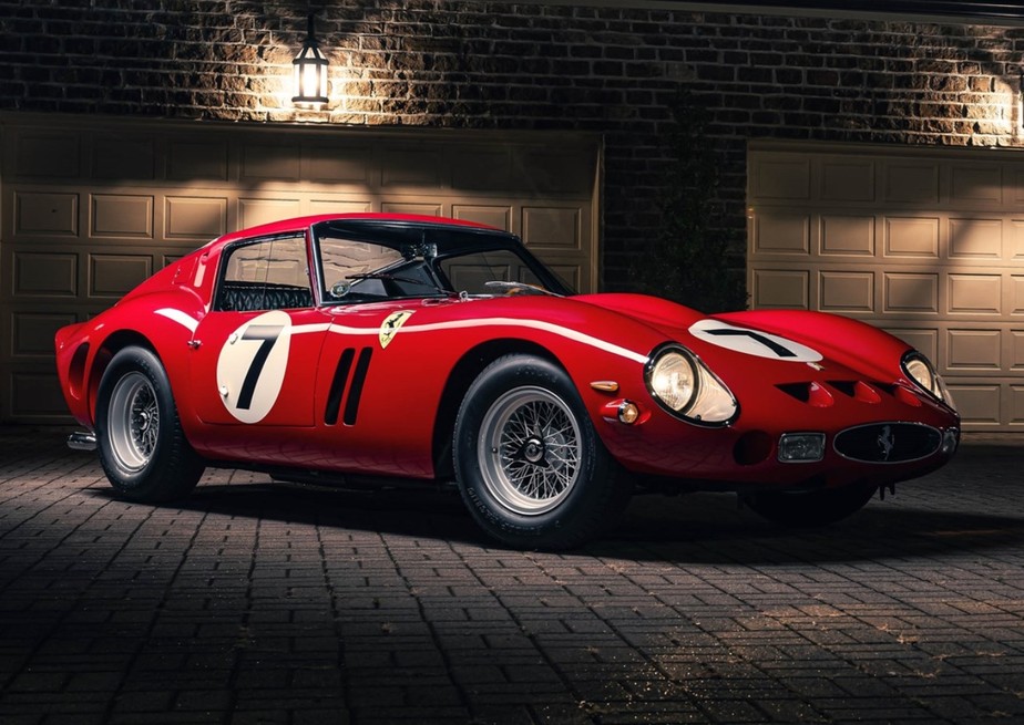 Ferrari raríssima da década de 1960 é vendida por quase R$ 100 milhões em  leilão