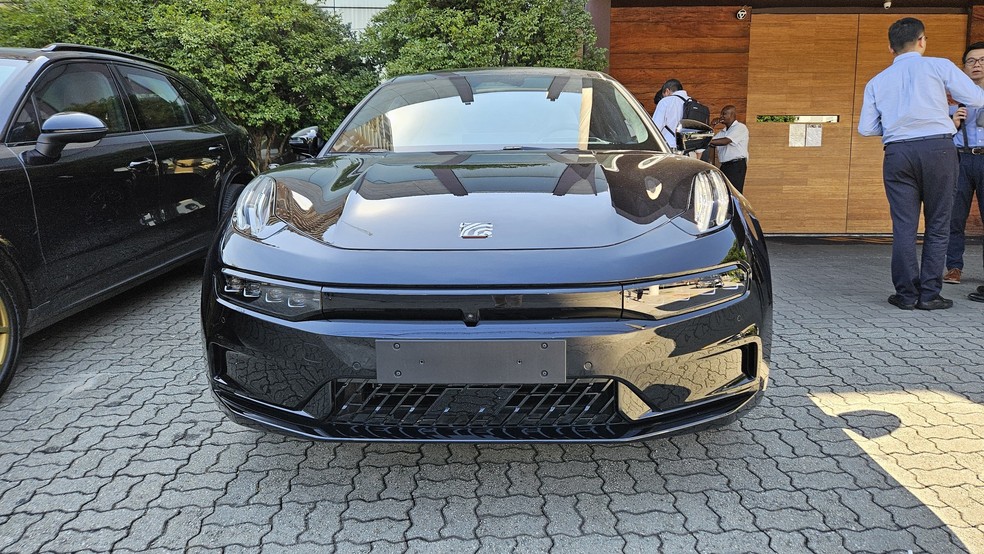 Zeekr 001 tem design com forte apelo futurista — Foto: Leonardo Felix/Auto News Brasil